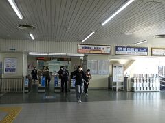 　朝のＪＲ湖西線大津京駅に集まる高校クラス仲間。故Ｋ君のお墓参りを兼ねているので、何時もの関西５人組に加えてはるばる九州からの５名の参加者も。中には高校卒業以来の懐かしい顔も。