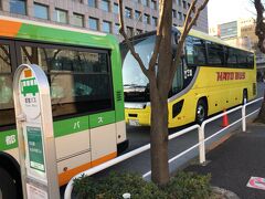 竹橋の降車場へ到着。
ちなみに、１台前の都バスもシャトル運行の車両ですが、空気輸送だったそうです。
