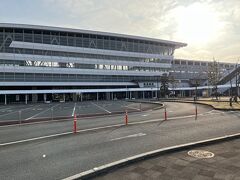 新鳥栖駅です。非常に静かな駅でした。ちなみに時間は朝の8:30ぐらい。新鳥栖駅から吉野ヶ里公園駅まで向かいます。