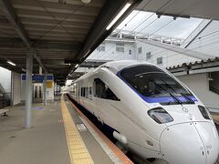 10分ほどで新鳥栖駅に到着し、