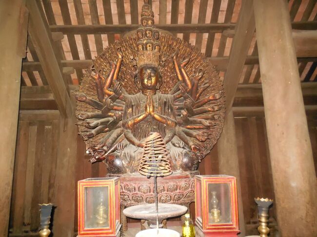 この寺院を代表する文化財です。