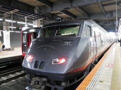武雄温泉駅でリレーかもめに乗り換えて、博多駅に到着。