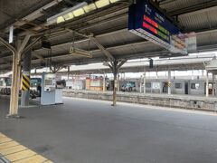 鳥栖駅
この古さは他とは一線を画する
これまで鳥栖駅で乗り換えないことはほとんどなかったため不思議な気持ちに