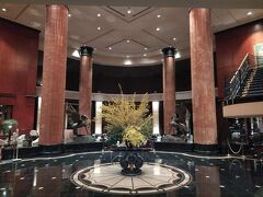 18:20、ウェスティンホテル東京のエントランスロビーに到着しました。
