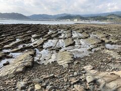 鬼の洗濯岩
地震により地盤が割れてできたそうです。
周期的に来ると思われますので怖いですねー