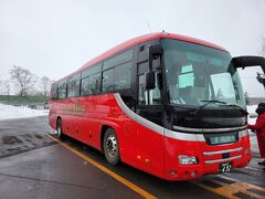 9：55　ひがし北海道エクスプレスバスで阿寒湖温泉～摩周湖展望台～美幌峠～網走へ移動します。
観光つきで4000円。
阿寒湖温泉各ホテル前に停車してくれます。
ちなみにこのバスの終点はウトロです。
