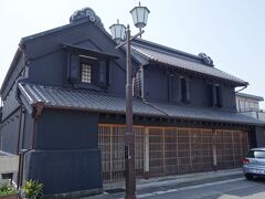 江戸時代に土蔵造りで建てられた矢口家住宅。
