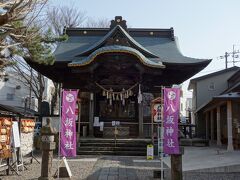 御祭神は、素戔嗚尊。
江戸時代前期の寛永3年(1626)に創建され、鳥居は宝永4年(1707)、
拝殿は天保3年(1832)建立されたものです。
本殿は、明治39年(1906)に再建されました。