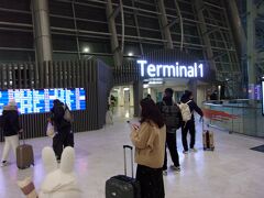 そんな思いもあって帰国までどうなるかヒヤヒヤしたものの旅の〆まで楽しめそう(^_-)-☆。
ということで、雲西駅から仁川国際空港第１ターミナル駅に降りて、第１ターミナルへ行きます。
エアプレミアは第１ターミナルからの出発みたい！