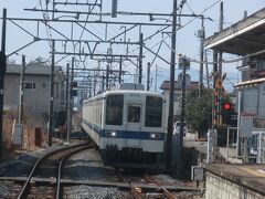 坂戸駅のお隣一本松駅で越生駅から来た電車と列車交換