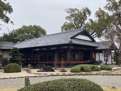左大臣を務めた近衛忠房の邸宅を京都から移築した旧近衛邸。
数寄屋造りです。
