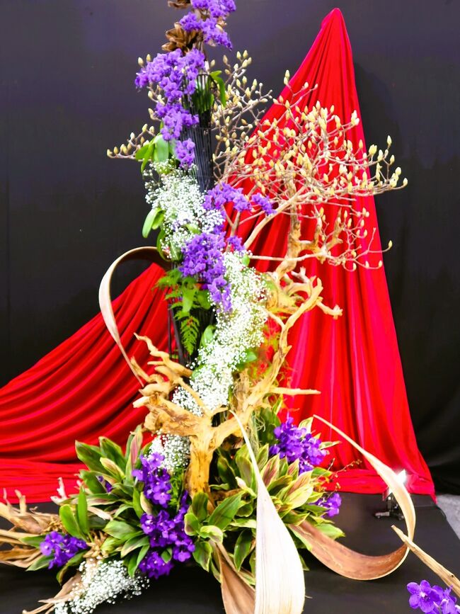 【美品・希少本】 花伝 長井理一と花の旅人作品集Ⅲ 資料集 華道 共栄印刷 美品・希少本】 花伝 長井理一と花の旅人作品集Ⅲ 資料集 華道