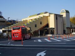 ●JR/前空駅

JR/前空駅に戻って来ました。
カープ仕様の廿日市コミュニティバスが停車していました。
