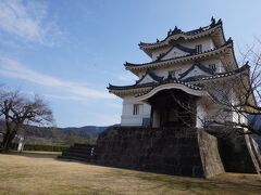 宇和島城に来ている人はあまりいませんでした。
暫し城前でのんびり。
天気も穏やか。
