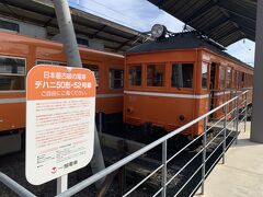 10:55 デハニ50形・52号車
出雲大社前駅まで戻ってくると、日本最古級の電車と書かれていたので気になって見学。駅に入らなくても自由に入れました。