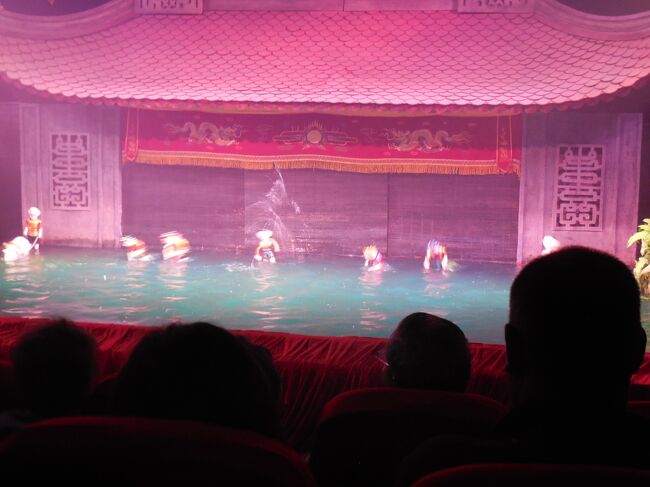 人形劇が繰り広げられます。