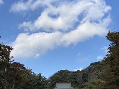 鶴岡八幡宮は相変わらずのすごい人！帰りには龍神雲を見ることができました！これ、今の待ち受け☆