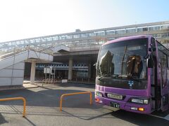 新門司港フェリーターミナルから門司港駅経由の小倉駅行きの無料シャトルバスに乗って小倉駅に到着しました。
