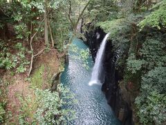 気を取り直して、高千穂峡付近を散策。

有名な「真名井の滝」。