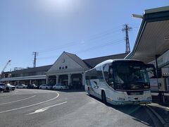 14:15
JR松山駅でバスを降りました

昭和な雰囲気がよかったけど周りには何もなく

予備知識ゼロで来たので
松山ってこんな感じ？となる私達

それは大きな間違いと後からわかります