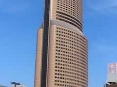 フォートラベルで～よくお見かけする、オークラアクトシティホテル浜松が青空にスゴク映えていました(^_-)-☆
