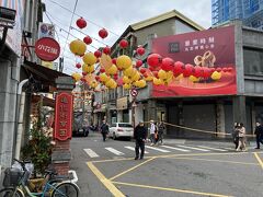 宿に戻って一休み、ゆっくり11:30にチェックアウト。
遠東SOGOでクラフトビールを仕入れてカバンに詰め、台北駅のコインロッカーに預け用の荷物を格納。YouBikeでカルフール重慶店に行きドライパイナップルを大量購入（買一送一なので）、お茶屋さんで蜜香紅茶などを仕入れてから迪化街に。この間、写真なしｗ