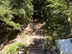 復路の男坂を下りきった所