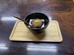 塚本みやげ店で味噌とうふと