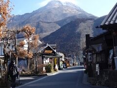 朝食後、湯の坪街道を散策　由布院観光の人気のメインストリート
終点の近隣湖までのんびり
まだ観光客はちらほらで、由布岳もきれいに見えて気持ちいい
