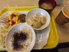 エキサイティングシティ・大阪の2泊旅の3日目です。

宿泊客が増えたからか、スタッフか増えたからかわかりませんが、東横イン大阪なんば西店の朝食は、おかずの品数が増えていました。