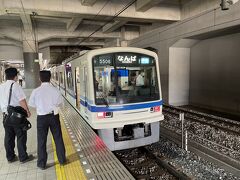 乗り換えて泉北高速鉄道で中百舌鳥駅から和泉中央駅へ向かいます。