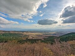 絶景の道として知られる「やまなみハイウェイ（県道11号）」をドライブして「やまなみハイウェイ展望台」と向かいました。
https://goo.gl/maps/Es5REuHtgUDsU286A 

最初はめっちゃ良かったのですが、途中から思ったほどの絶景の道じゃないなぁ………と思いつつ走っていたんですが、どうやらナビに従って進んでいたので違う道を通過していたっぽ…い………(´・ω:;.:... 

ナビではなく「やまなみハイウェイ（県道11号）」の文字を確認しながらいこう！！！