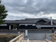 松江歴史館
城に隣接した家老屋敷が並んだ場所