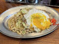 塩焼きそば太麺は、モチモチの麺と塩ダレが最高、病みつきになる美味しさです。
