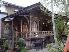 お堂は金閣寺を模しているのだとか。
材料に使われているのは全て竹。
しかし現在は、御殿の見学が出来るのかどうかは定かではありません。