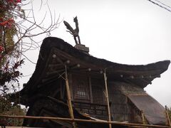 更に駐車場方面に歩くと、竹職人の長野清助が27年かけて造り上げたと言われる【かぐや姫竹御殿】があります。