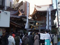 小網神社　なんだか、混雑していました。