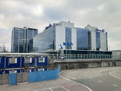 フィンランド・ヘルシンキ『Helsinki-Vantaa Airport』

『ヘルシンキ・ヴァンター国際空港』直結の『Hilton Helsinki Airport
（ヒルトン・ヘルシンキ・エアポート）』の外観の写真。

いきなり帰国日になりました。日にちをワープしましたw

ヘルシンキ・ヴァンター国際空港編をまとめて先にUPします。