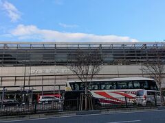 機内で飲んだワインのせいか、バスの中で寝てしまい、目が覚めると京都駅（八条口）でした。。