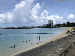 12:00
早速ビーチへ！
こちらは島の中心地にある平良地区のパイナガマビーチ
今日はこのビーチにあるホテルに宿泊