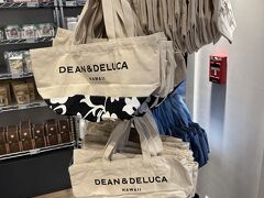 降りたついでに、ちょっと寄り道

DEAN＆DELUCA

今更ですが～大小お買い上げ (笑笑)
ま、お土産にしても良いかとね

2個で ＄116,23
15,981円

友人に渡したら
とても喜んで頂きました～^ ^

