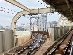 京急蒲田駅につきました。

京急蒲田では、このように線路が二手に分かれています。