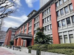 一番最初に遭遇した建物は「横浜第2合同庁舎」。赤煉瓦がかっこいい。