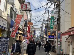 東口商店街に
学大だけど
このあたり鷹番ね
子供の頃
従兄弟が碑文谷に住んでて
この通りよく来た
中華大宝なくなったけど
