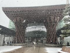 そして、金沢駅に戻る頃にはまた吹雪に。
いいタイミングでいい景色を見れました。