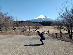 では、このへんで
飛んどこか
１．２．・・