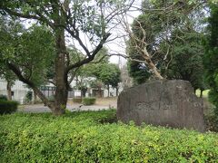 運河駅から3㎞程、運河を流れてきた水が江戸川に注ぎ込む河口に造られたこじんまりした運河河口公園。