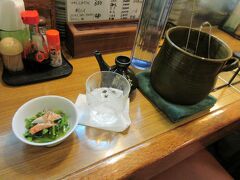 さらに沖縄料理屋で二次会。泡盛で飲み直しました。