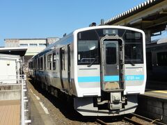 八戸からうみねこライン八戸線で久慈へ。
ディーゼルカーですが、まだ新しい車両で快適。