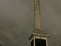 トラファルガー広場
ネルソン提督記念柱

ヨーロッパは地震あまりないのでこんなにも高い柱？建れるんだろうなー